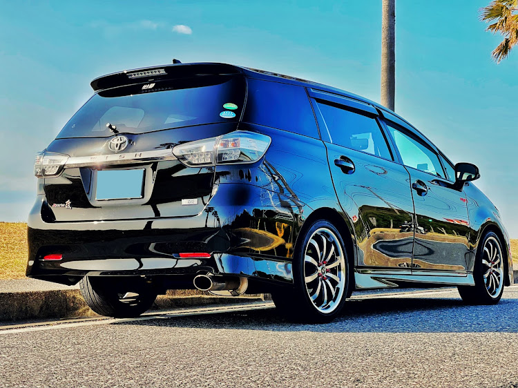 ウィッシュのZGE20W・ドライブ・カメラ・大黒PAに関するカスタム事例の投稿画像2枚目
