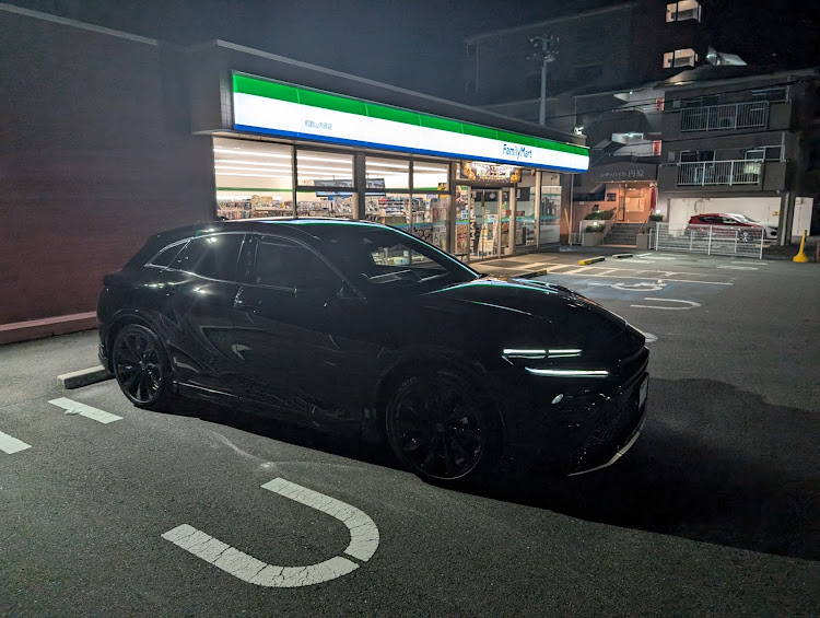 クラウンスポーツの焼き肉🐵・コメダ珈琲店・自転車屋さんに関するカスタム事例の投稿画像1枚目