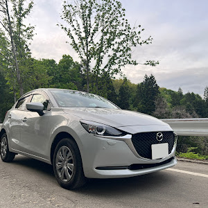 MAZDA2