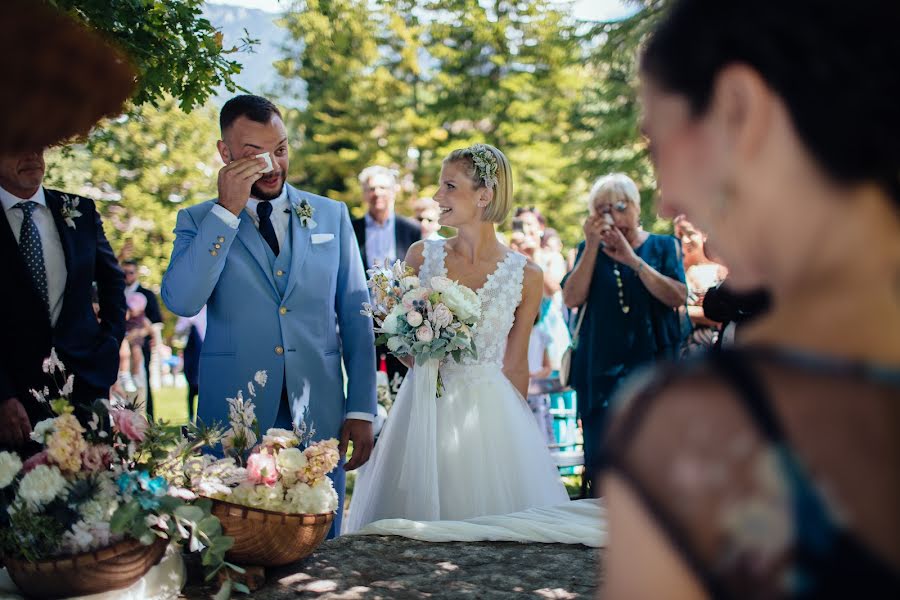 Wedding photographer Roberto Frignani (gli-imbucati). Photo of 22 December 2022