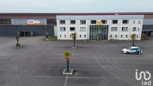 Location  locaux professionnels  15 m² à Châtillon-sur-Thouet (79200), 225 €