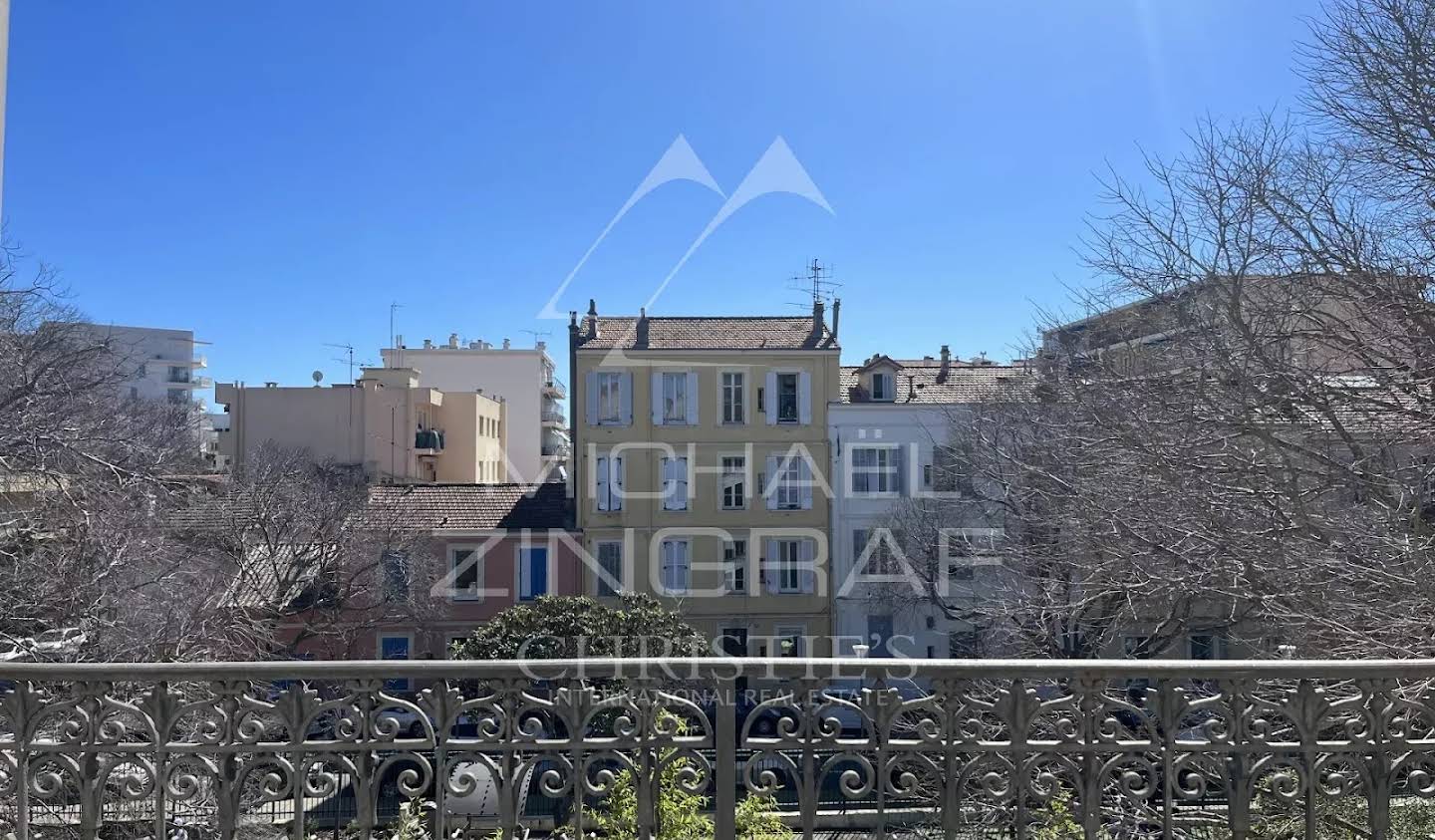 Apartment with terrace Cannes