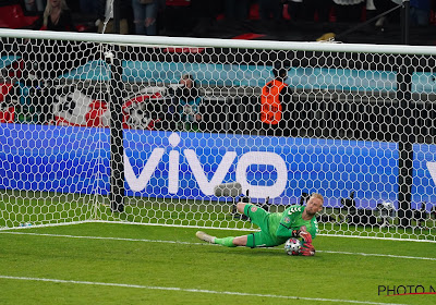 🎥 Anderlecht-doelman Schmeichel krijgt veel kritiek - en een 2 op 10 - na pijnlijke blunder