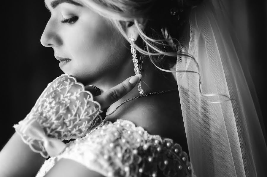 Fotógrafo de casamento Olya Naumchuk (olganaumchuk). Foto de 9 de dezembro 2017