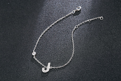 Title 13, English alphabet micro-set zircon necklace a de...
