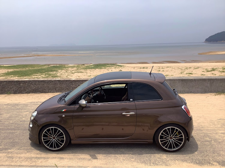 フィアット500 （ハッチバック）の#ドライブ・四国旅行・父母ヶ浜に関するカスタム事例の投稿画像1枚目