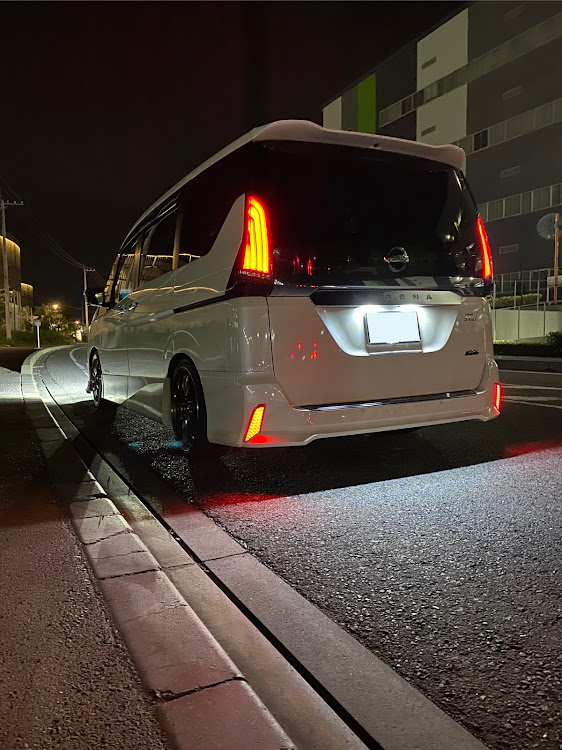 セレナのM'sスピード・リアアンダースポイラー・ワンオフ加工・LEDリフレクター加工・LEDバックフォグに関するカスタム事例の投稿画像3枚目