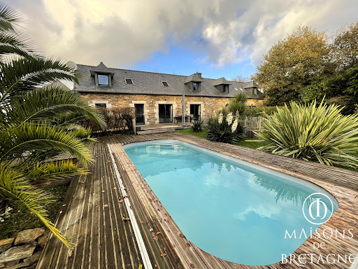 Maison avec piscine et terrasse 1