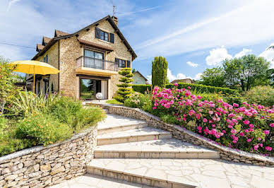 Maison avec piscine et jardin 4