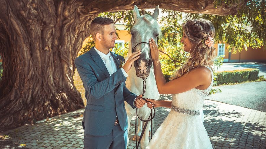 Fotógrafo de casamento Ádám Mógor (mogoradam). Foto de 11 de março 2021