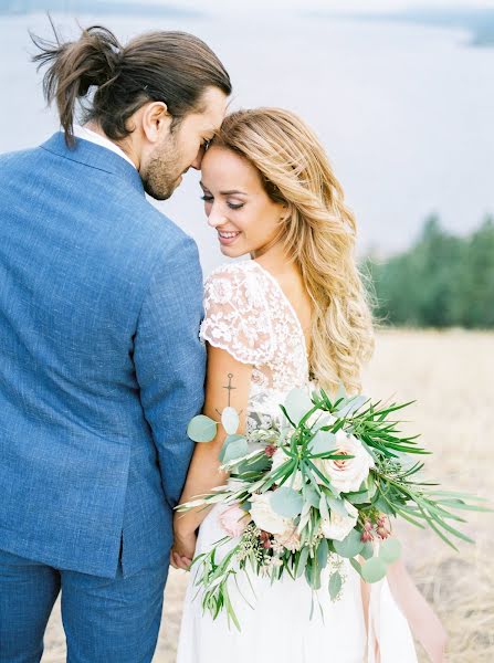 Fotógrafo de casamento Lyndsay Touchings (lyndsaytouchings). Foto de 3 de maio 2019