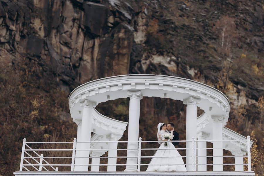 Fotógrafo de casamento Roman Bruso (romchuk). Foto de 3 de maio 2023