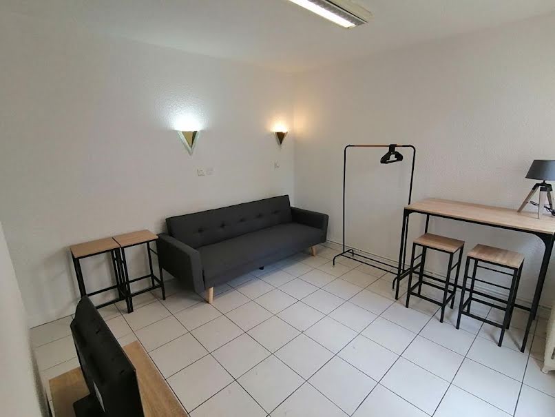 Location meublée appartement 1 pièce 15 m² à Poitiers (86000), 430 €