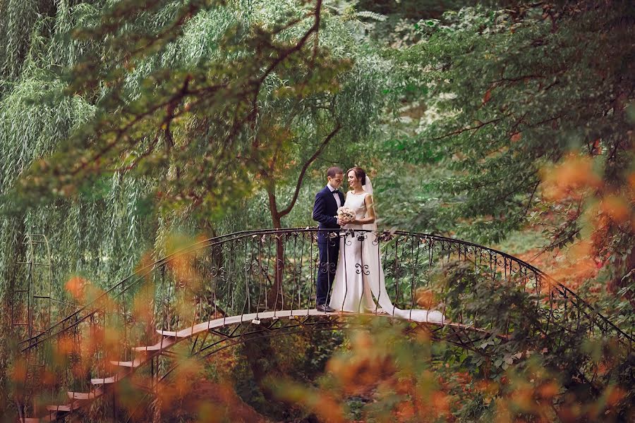 Fotógrafo de casamento Artem Elfimov (yelfimovphoto). Foto de 2 de janeiro 2019