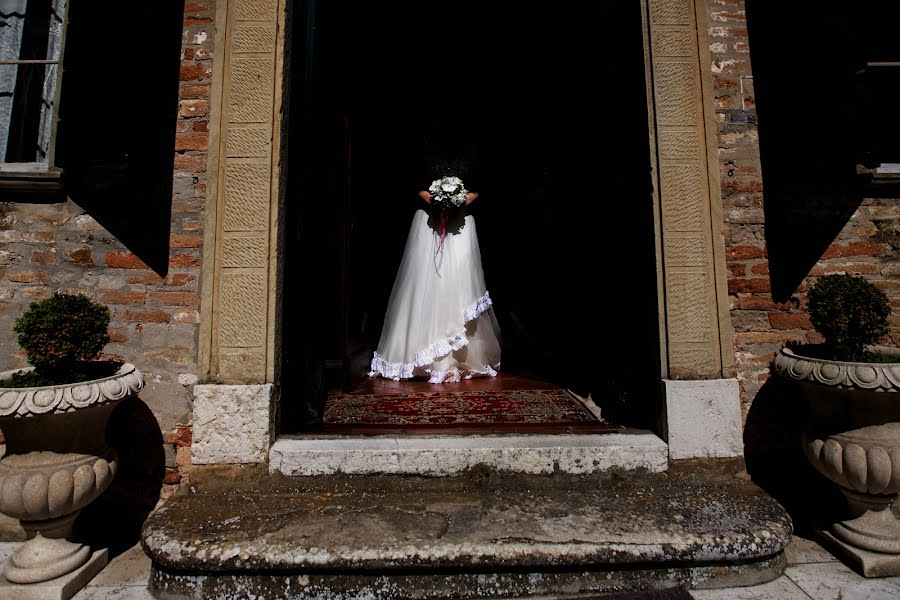 Fotógrafo de casamento Sabina Mladin (sabina). Foto de 10 de julho 2018