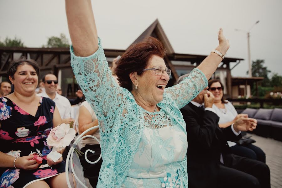 Fotógrafo de casamento Anya Smetanina (smetanaana). Foto de 12 de agosto 2018