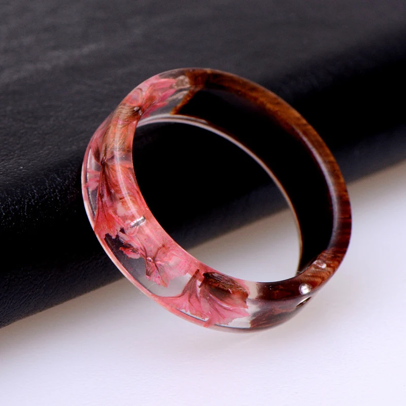 Retro Creative Plant Resin Wood Transparent Ring – a unique accessory combining natural wood, plants, and resin for a st