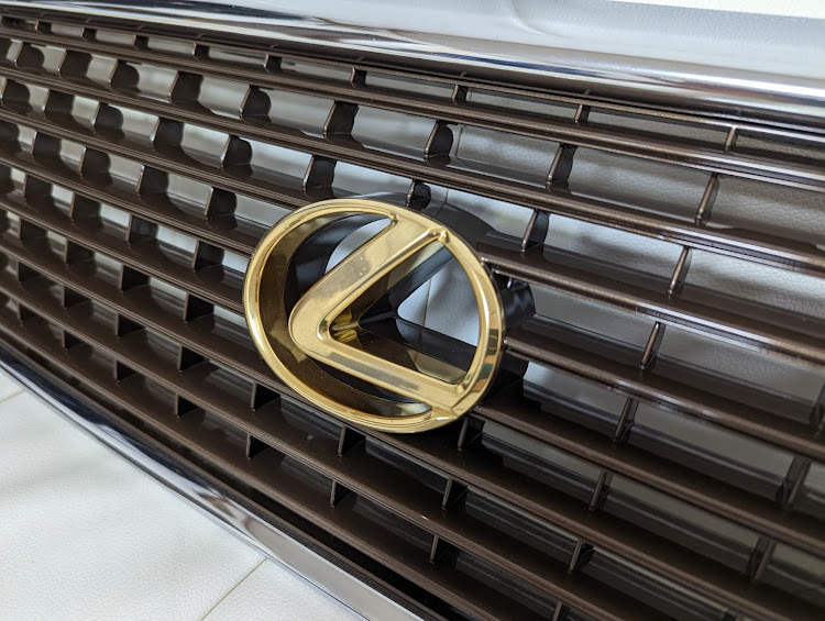 LSの淡路島・ナイトミーティング・グリル塗装・LS400・UCF10に関するカスタム事例の投稿画像1枚目