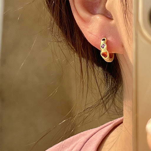 Title 3, Retro and fashionable all-matching earrings. Th...