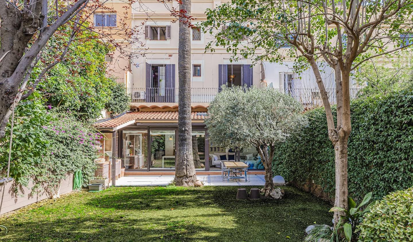 House with garden and terrace Barcelona