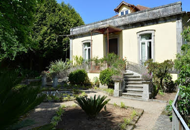 Farmhouse with pool 2