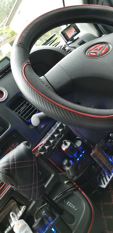 ジェイドの親父の愛車・親父の弄り・シフト長過ぎに関するカスタム事例の投稿画像1枚目