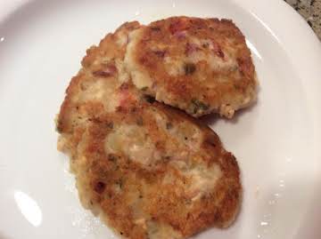 Elaine's Pacific Canned Salmon Cakes