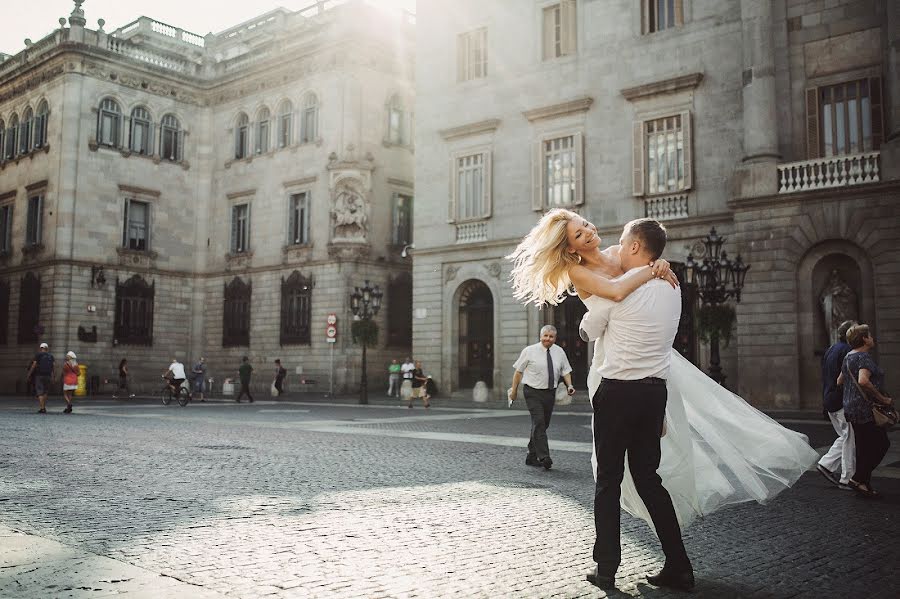 Fotógrafo de casamento Alan Nartikoev (alannart). Foto de 1 de outubro 2015