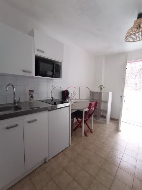 Location meublée appartement 1 pièce 12.9 m² à Aix-en-Provence (13090), 515 €