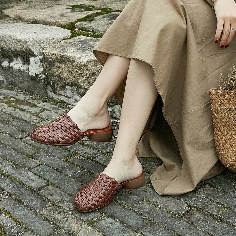 Title 5, Pantoufles en cuir vintage tissées à la main