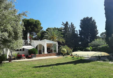 Villa avec piscine et terrasse 3