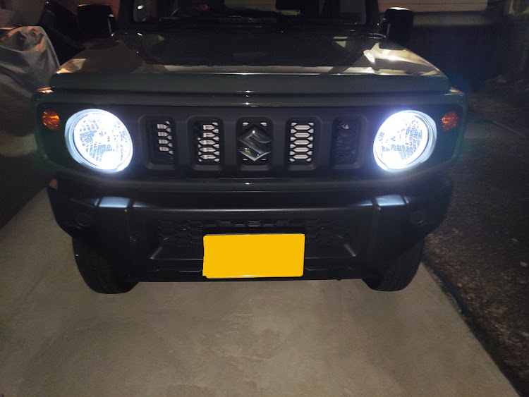 ジムニーのJB64・LED・ポジションランプ交換・ジムニー・DIYに関するカスタム事例の投稿画像1枚目