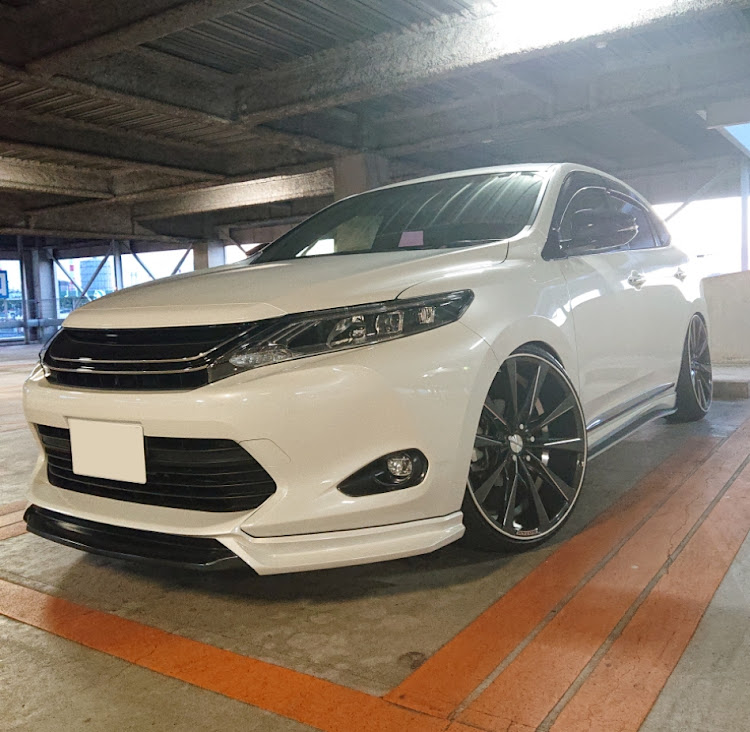 ハリアーの立体駐車場に関するカスタム事例の投稿画像3枚目