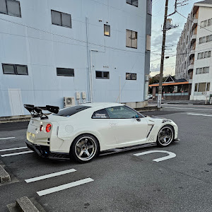 NISSAN GT-R R35