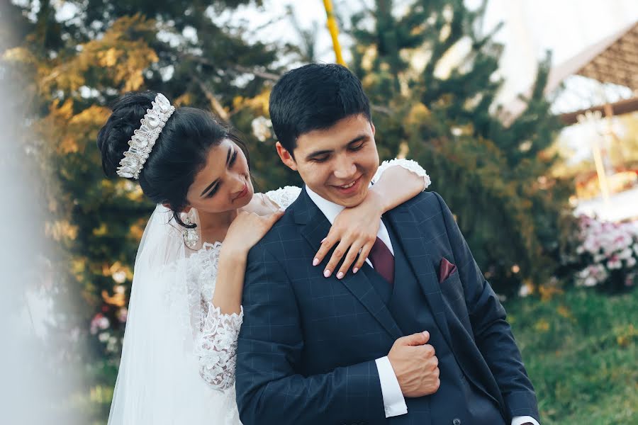 Fotógrafo de casamento Temirlan Zikirov (temirlanzikirov). Foto de 29 de novembro 2017