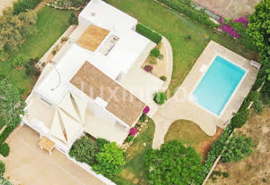 House with pool and terrace 5