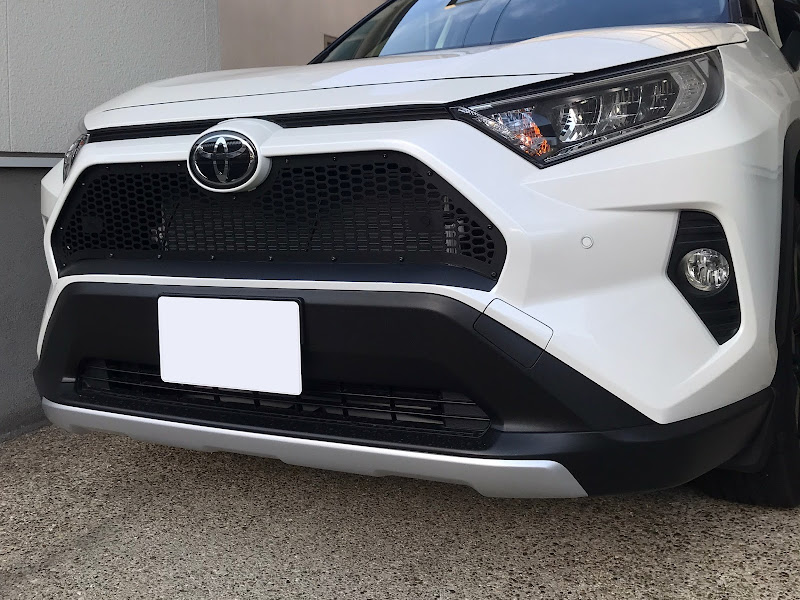 RAV4 アイアンフロントグリル　凹凸塗装済