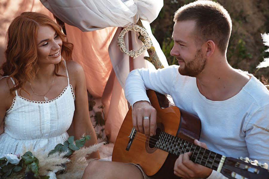 Fotógrafo de casamento Olga Tkachenko (tkachenkooly). Foto de 1 de setembro 2019