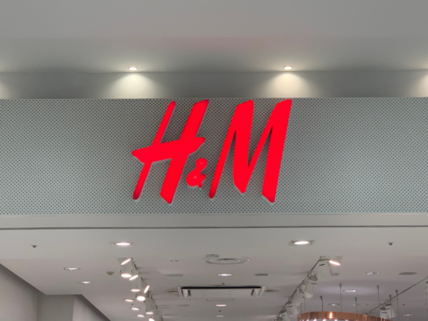 「保存数8000越え」「着用サイズ全て完売」【H＆M】の海外っぽ“大人気スウェット＆シャツ”は争奪戦になりそう！ | TRILL【トリル】