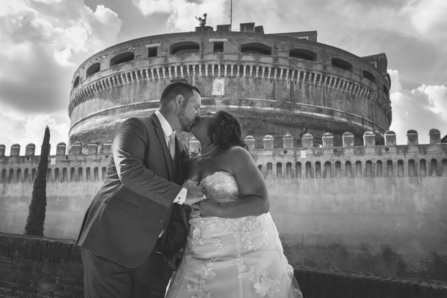 Fotógrafo de casamento Luca Caparrelli (lucacaparrelli). Foto de 17 de março 2018