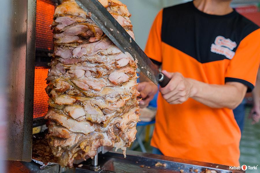 Chế biến bánh mì kebab 