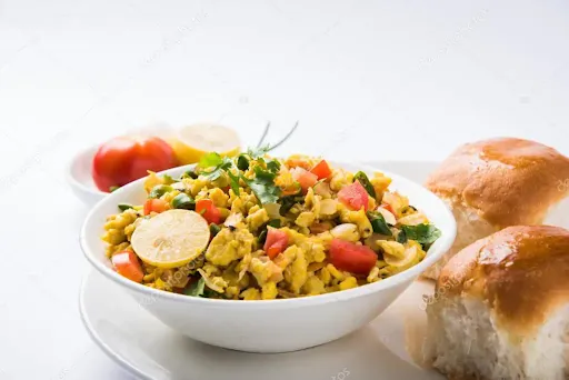 Egg Bhurji With Bun Maska (3 Eggs)