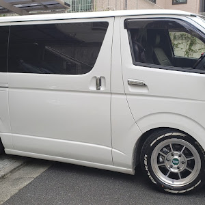 ハイエースバン TRH200V