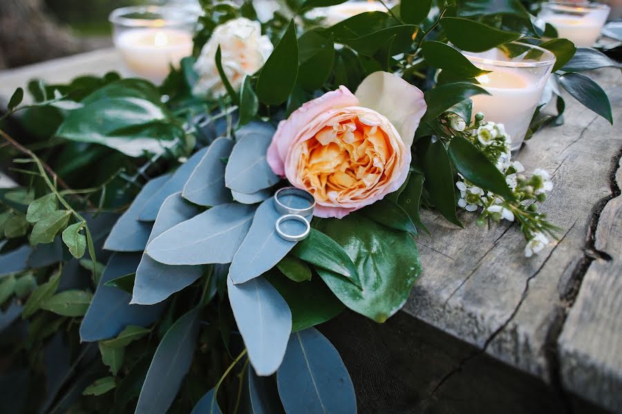 Fotografo di matrimoni Yulya Vlasova (vlasovaulia). Foto del 23 gennaio 2018