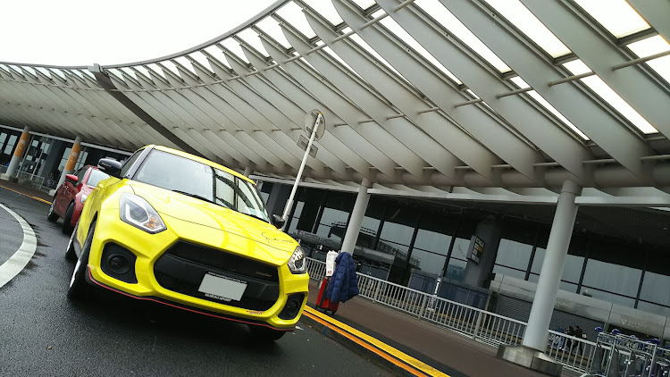 スイフトスポーツのスイフト・zc33s・成田山新勝寺・成田空港・ドライブに関するカスタム事例の投稿画像1枚目