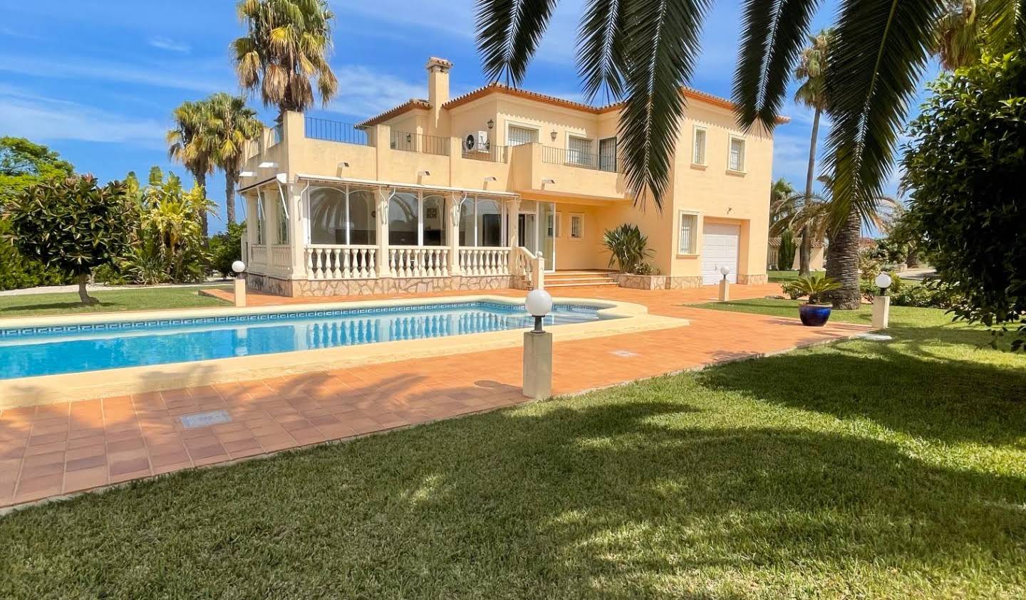 Villa avec piscine et terrasse Dénia