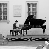 Piazza che vai pianoforte che trovi di 