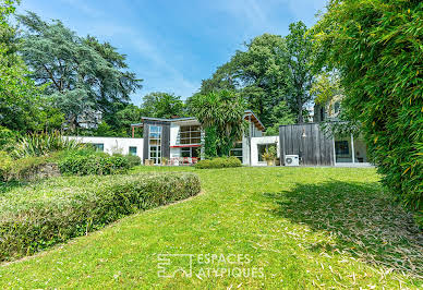 Maison avec piscine et terrasse 19