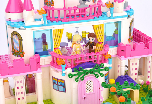 Title 3, Build enchanting kingdoms with the Princess ser...