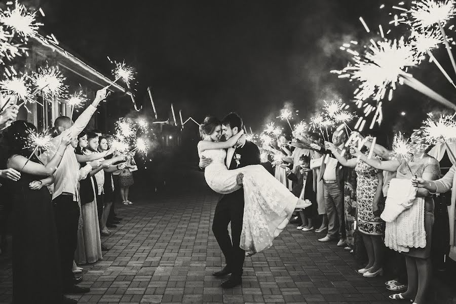 Fotógrafo de bodas Kristina Grechikhina (kristiphoto32). Foto del 4 de enero 2018